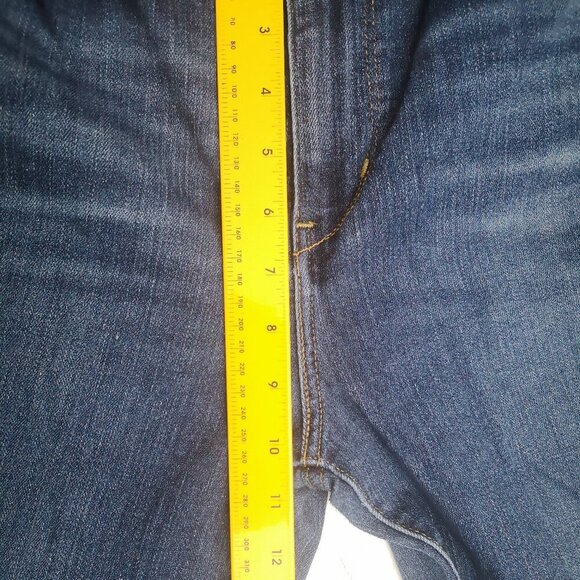 Signature by Levi Strauss Ladies Size 30/30 Medium Wash Skinny Jeans - Picture 13 of 14